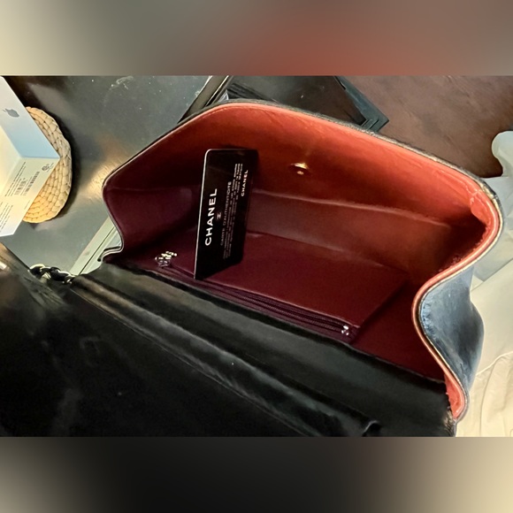 Authentic Vintage Chanel
Half Moon borderline - Picture 6 of 6